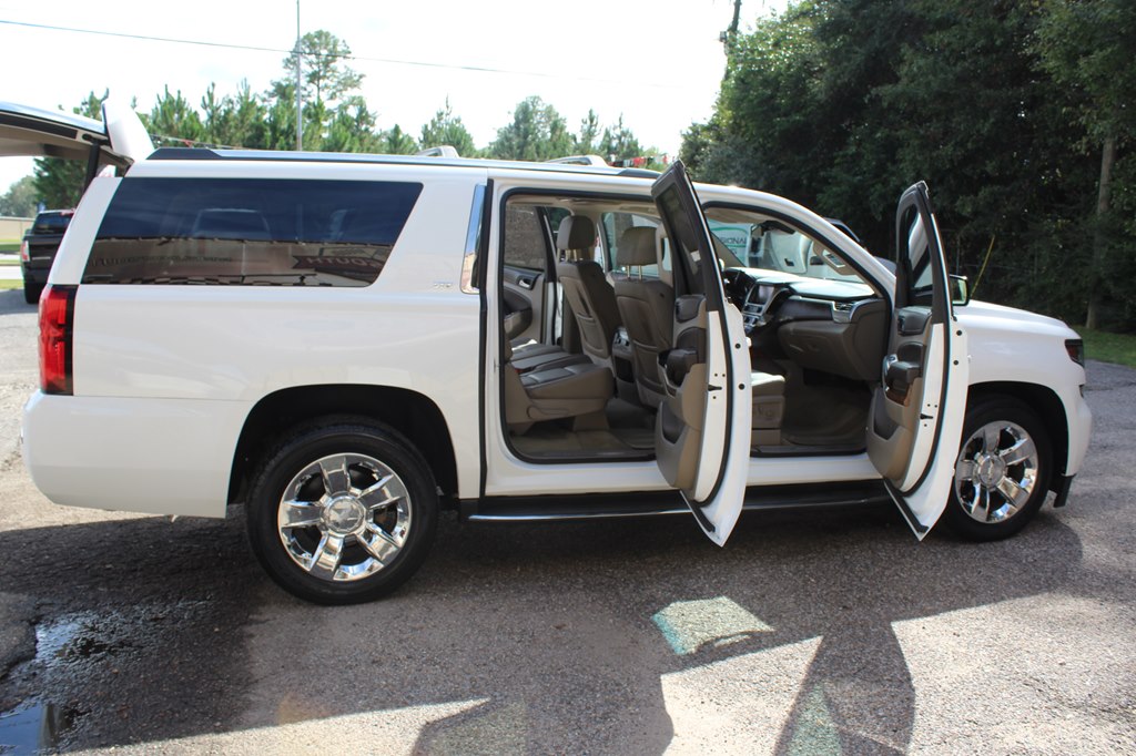 Photo 21 of this CHEVROLET SUBURBAN