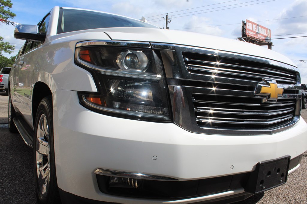 Photo 2 of this CHEVROLET SUBURBAN