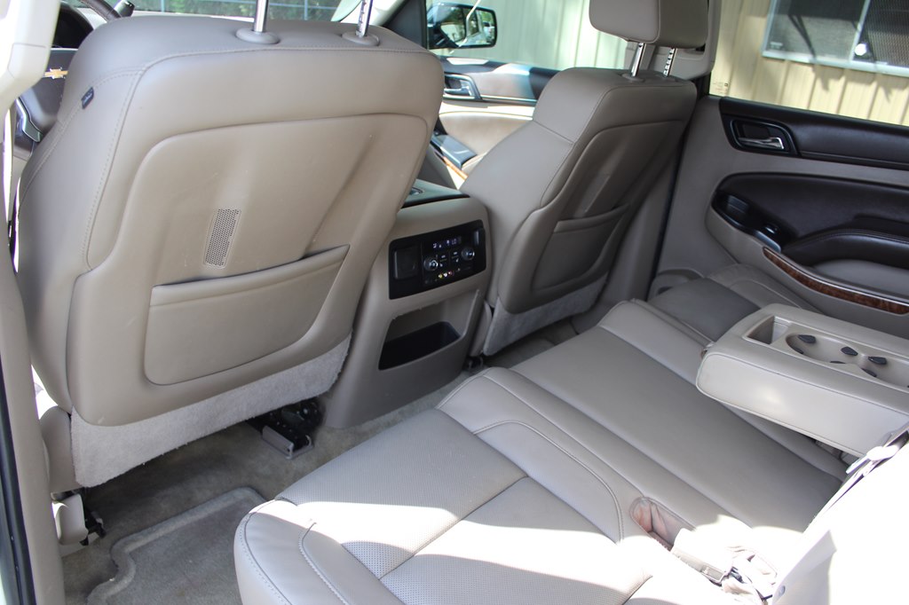 Photo 37 of this CHEVROLET SUBURBAN
