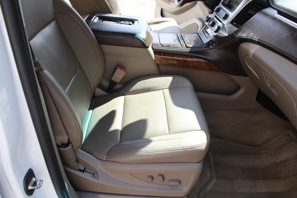 Photo 27 of this CHEVROLET SUBURBAN