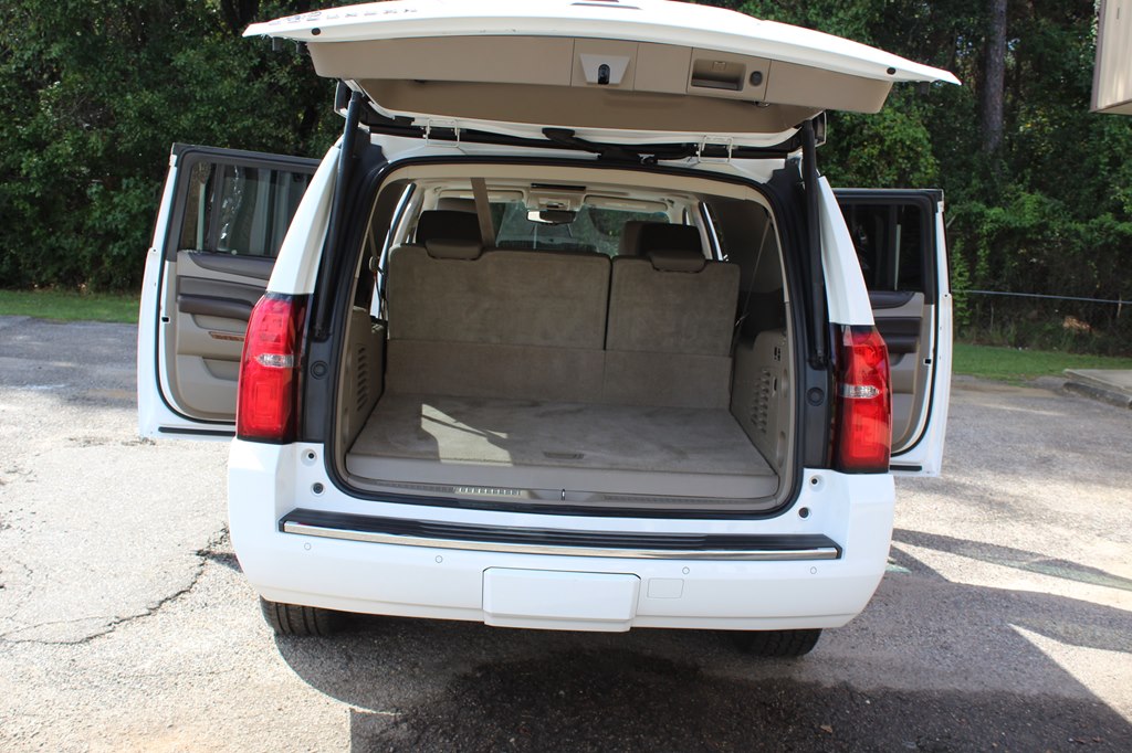 Photo 19 of this CHEVROLET SUBURBAN