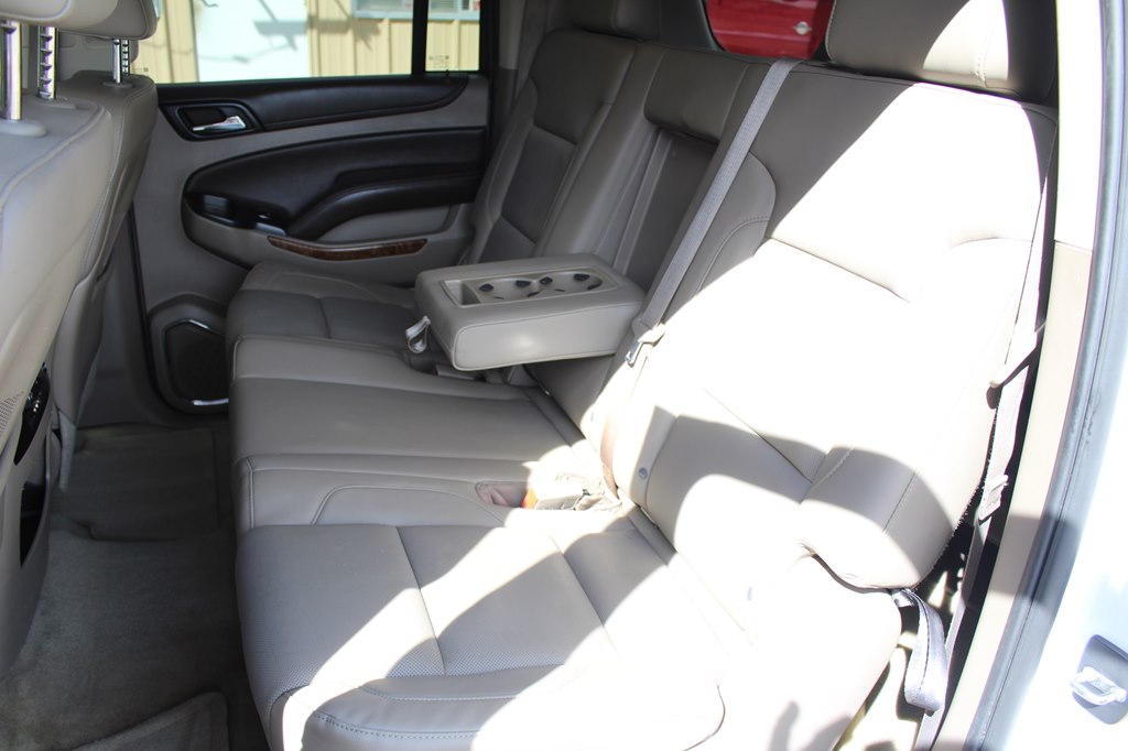 Photo 35 of this CHEVROLET SUBURBAN