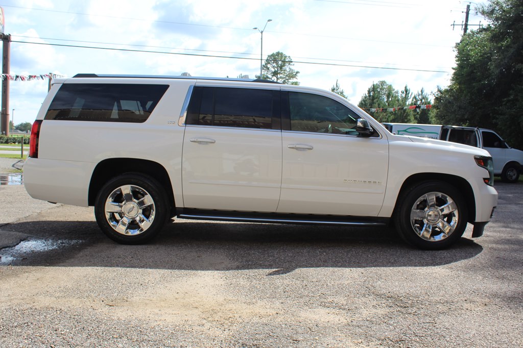 Photo 13 of this CHEVROLET SUBURBAN