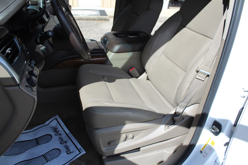 Photo 23 of this CHEVROLET SUBURBAN