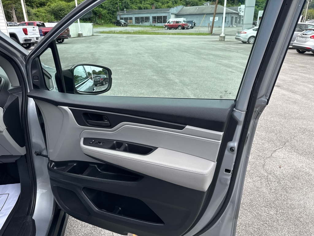 Photo 24 of this HONDA ODYSSEY
