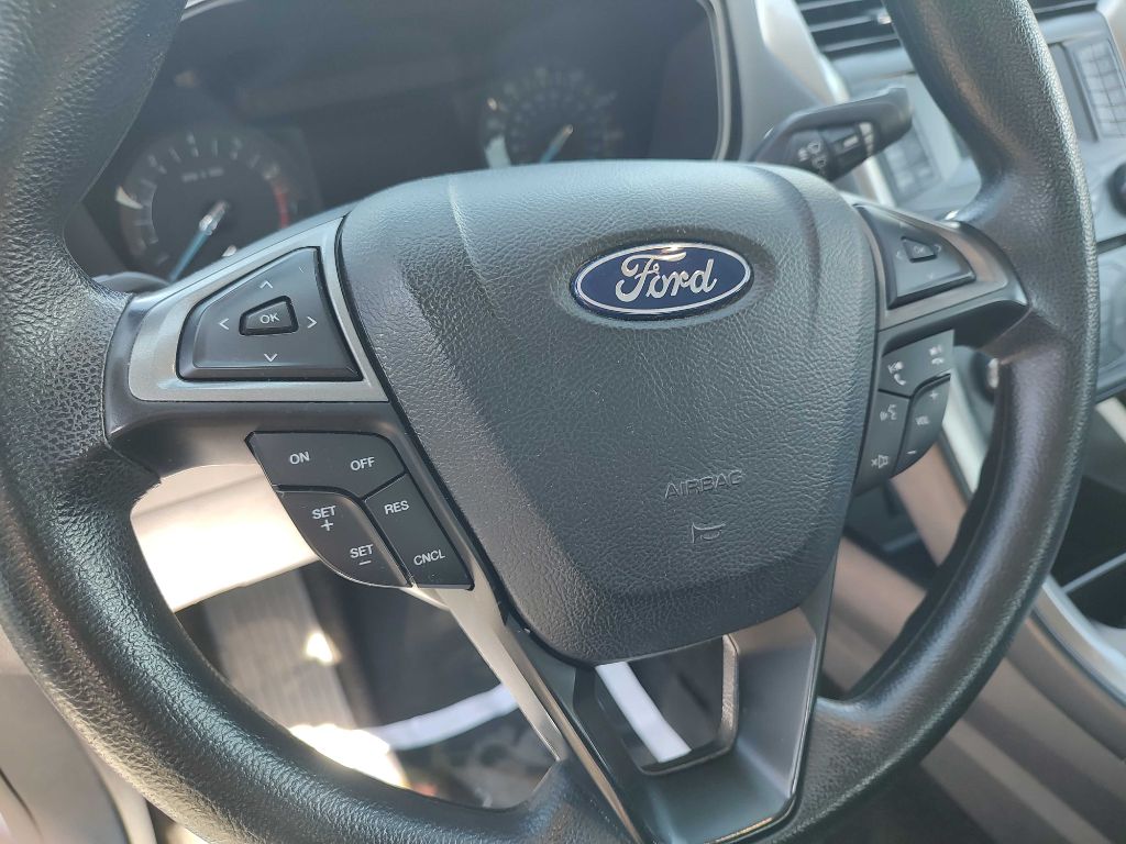 Photo 11 of this FORD FUSION