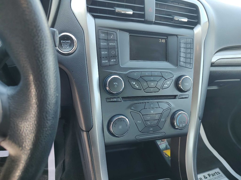 Photo 7 of this FORD FUSION