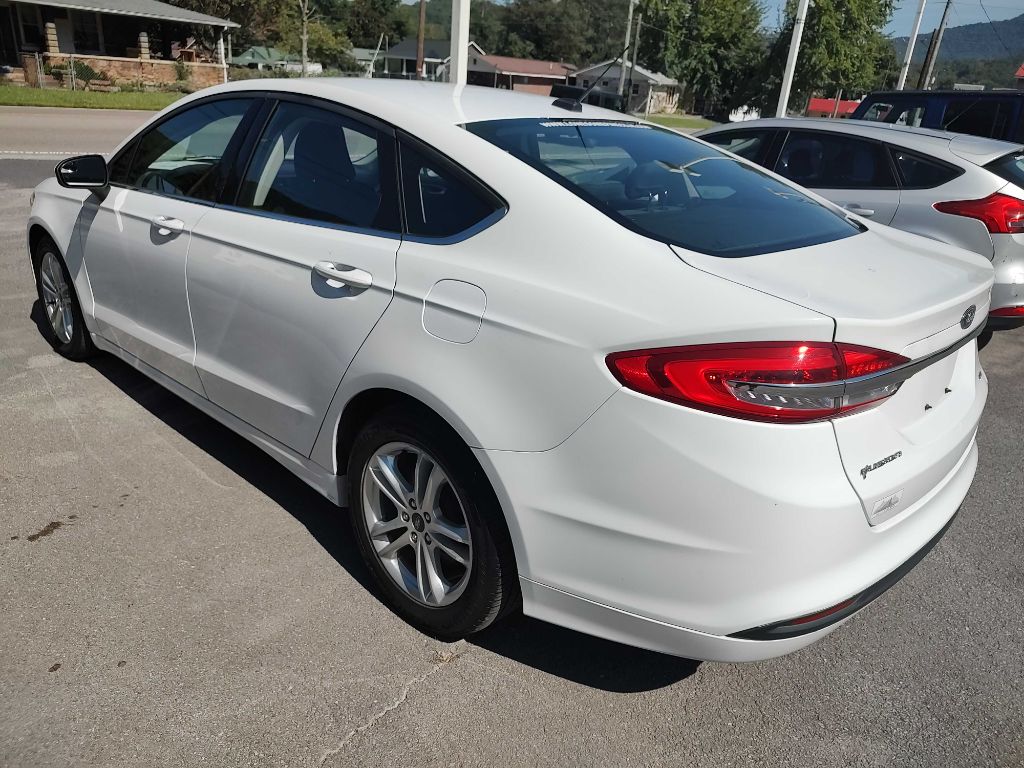 Photo 13 of this FORD FUSION