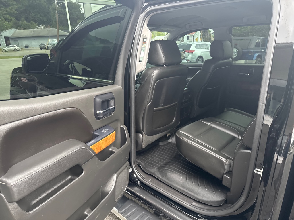 Photo 14 of this GMC SIERRA