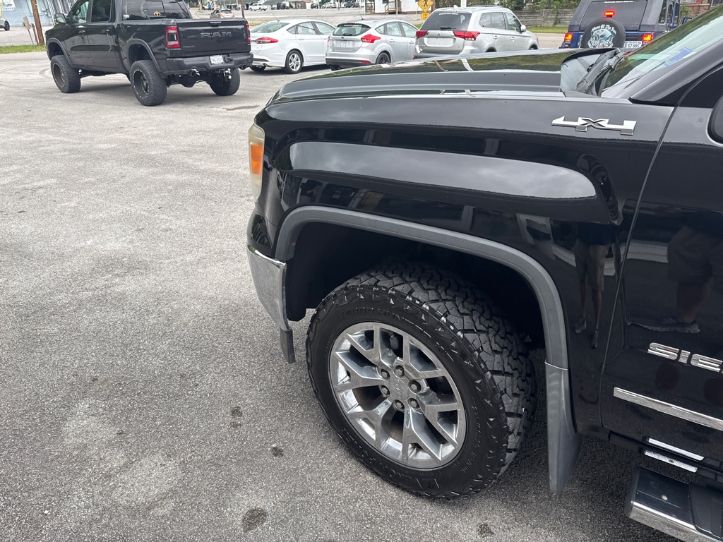 Photo 20 of this GMC SIERRA