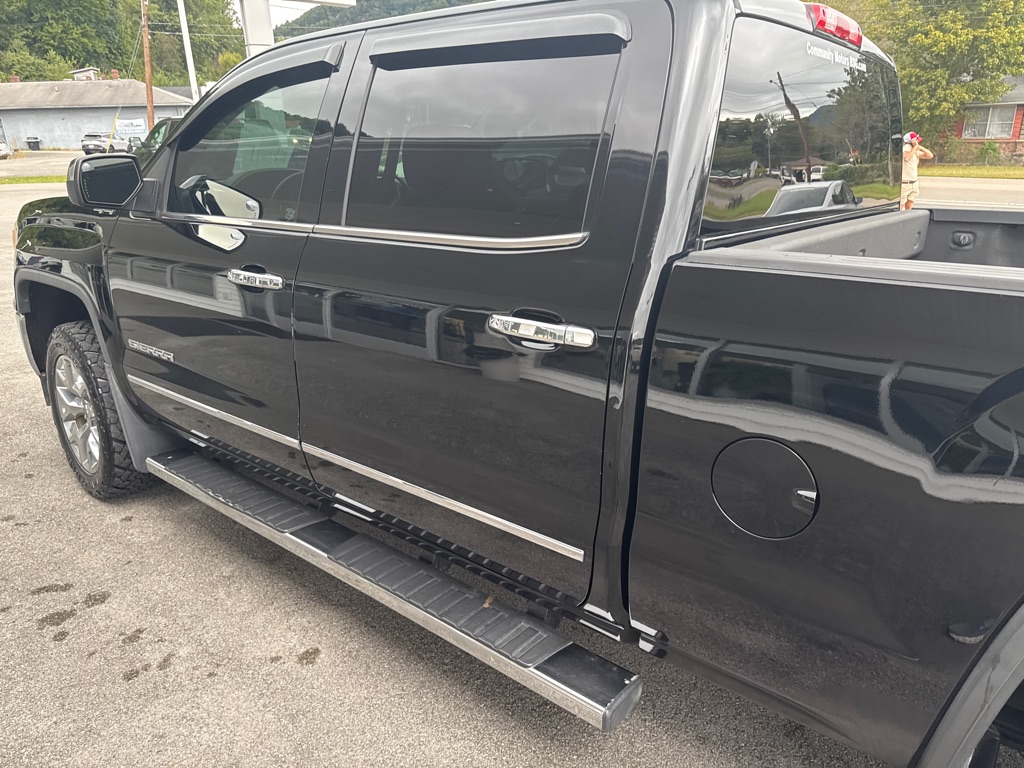 Photo 13 of this GMC SIERRA
