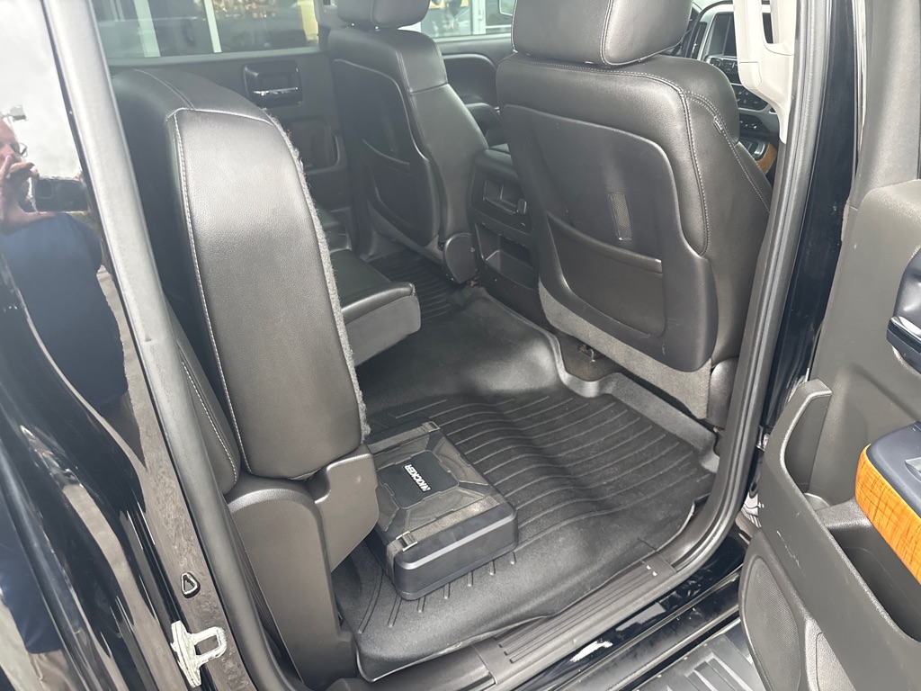 Photo 8 of this GMC SIERRA