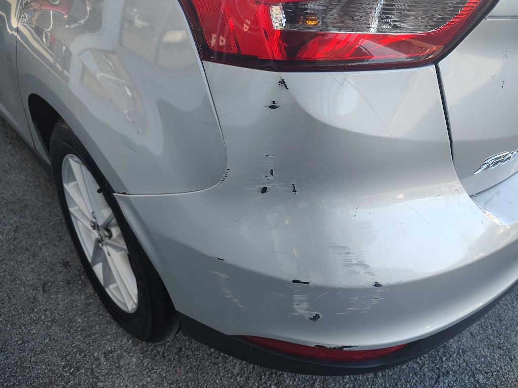 Photo 14 of this FORD FOCUS