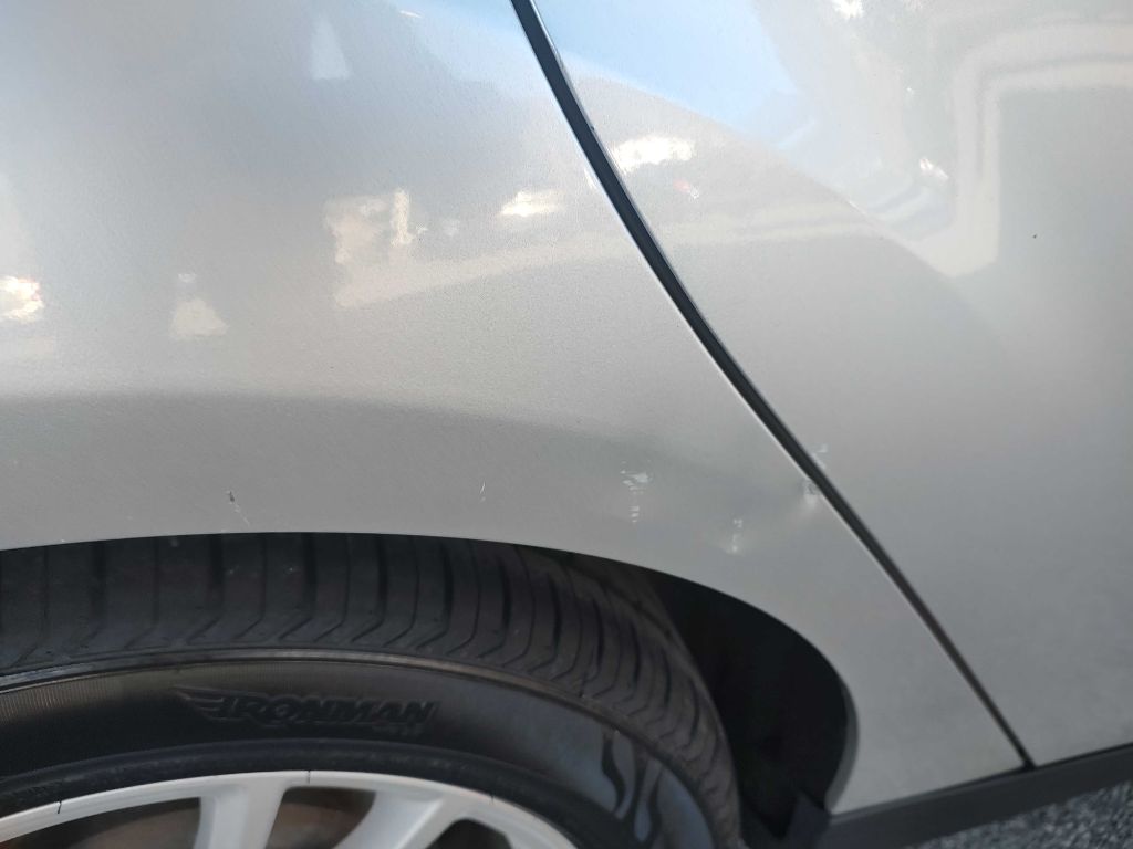 Photo 18 of this FORD FOCUS