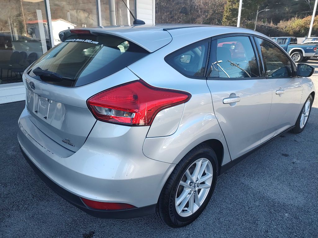 Photo 15 of this FORD FOCUS