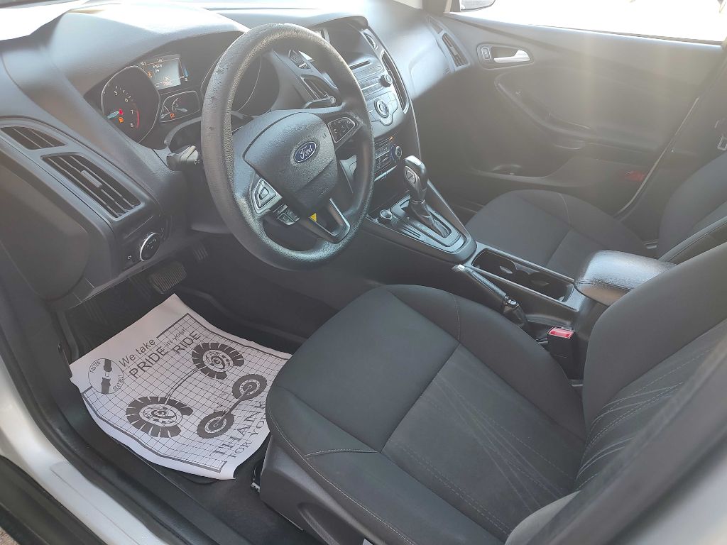 Photo 5 of this FORD FOCUS