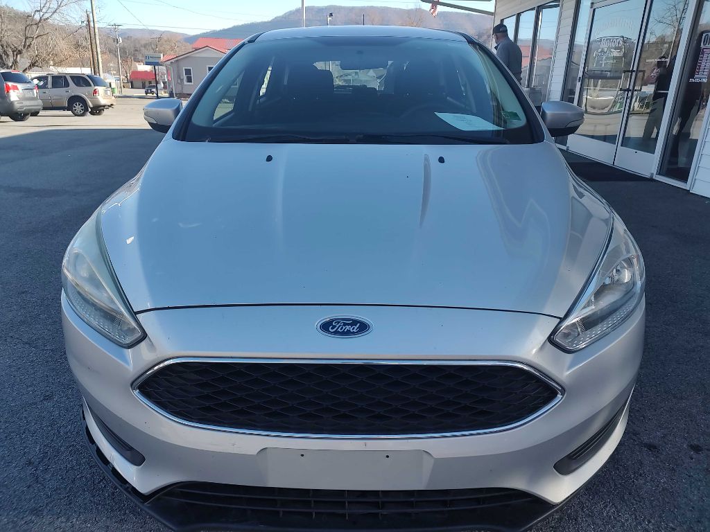 Photo 21 of this FORD FOCUS
