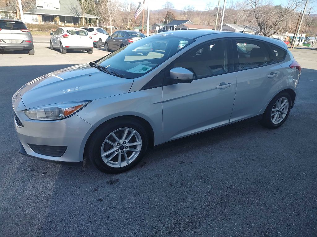 Photo 2 of this FORD FOCUS