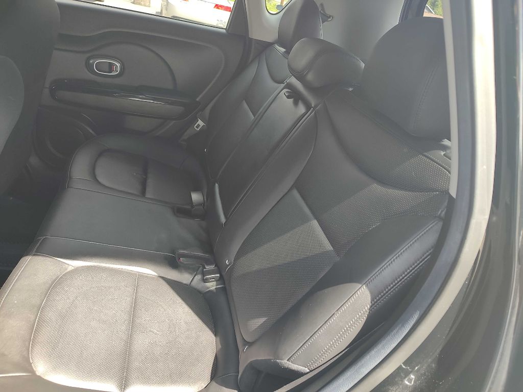 Photo 19 of this KIA SOUL
