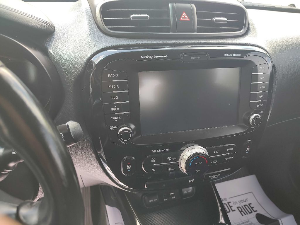 Photo 12 of this KIA SOUL