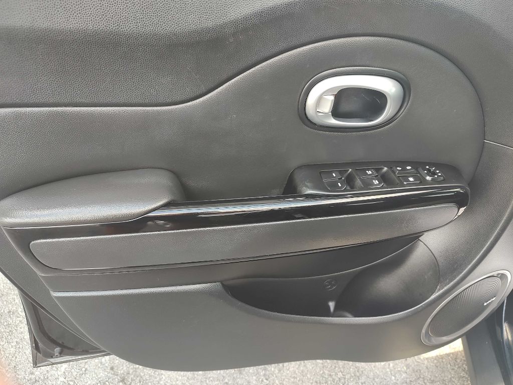 Photo 14 of this KIA SOUL