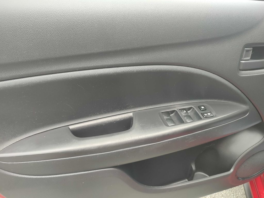 Photo 13 of this MITSUBISHI MIRAGE