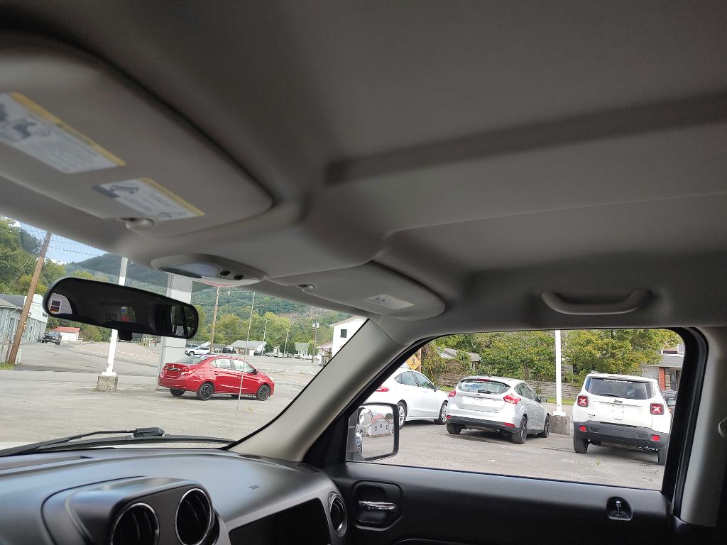 Photo 12 of this JEEP PATRIOT
