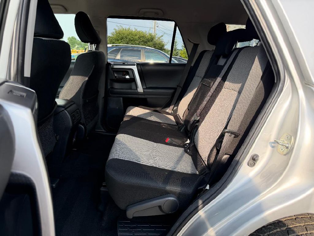 Photo 9 of this TOYOTA 4RUNNER