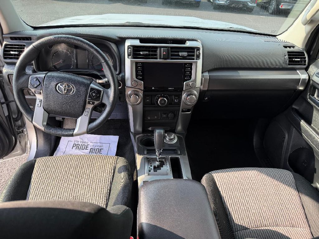 Photo 11 of this TOYOTA 4RUNNER