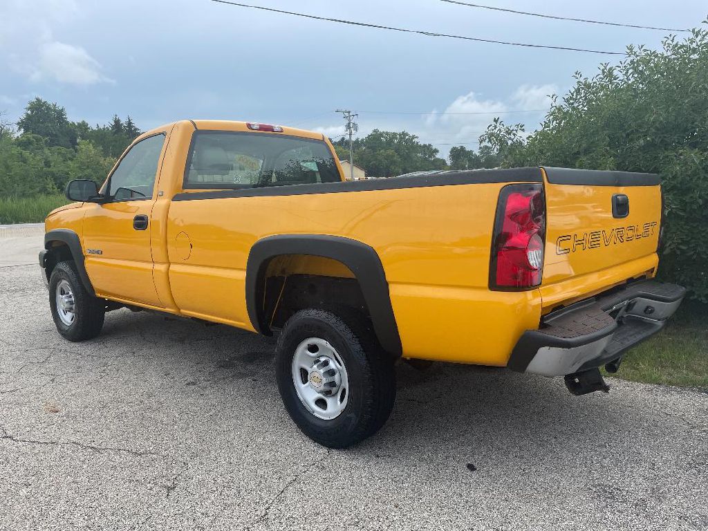 Photo 4 of this CHEVROLET SILVERADO 2500