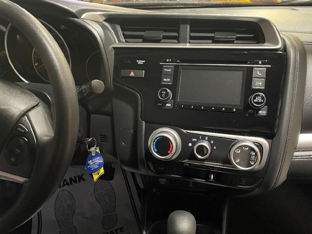 Photo 12 of this HONDA FIT