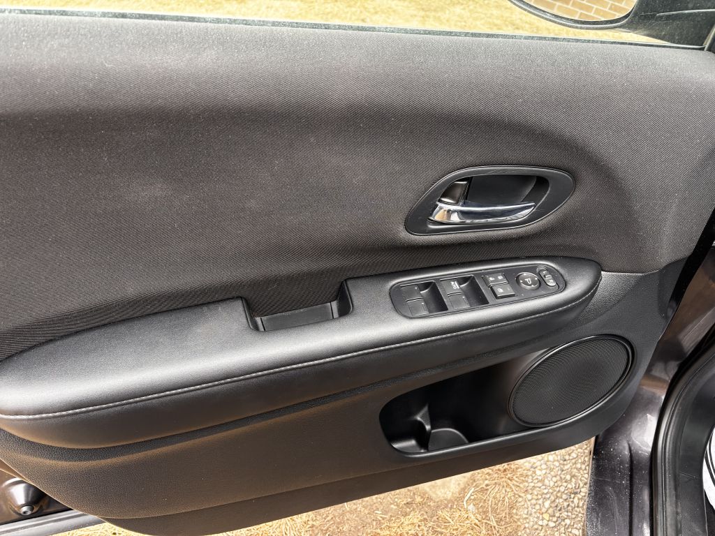 Photo 9 of this HONDA HR-V