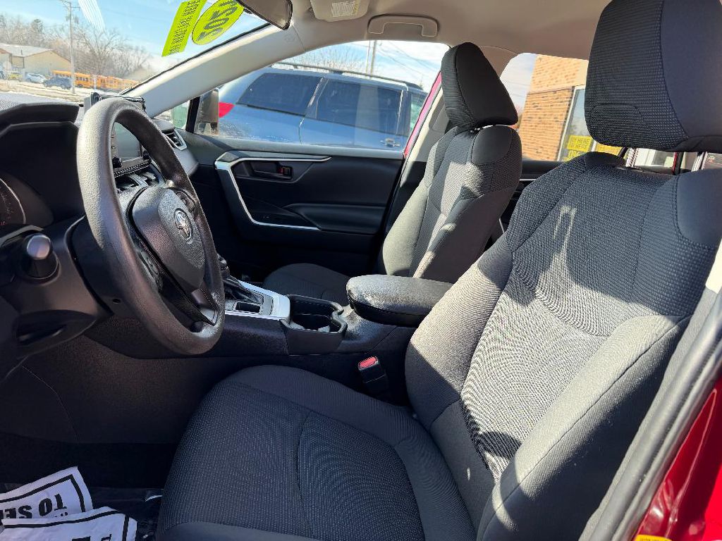 Photo 9 of this TOYOTA RAV4