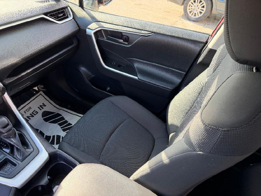Photo 12 of this TOYOTA RAV4