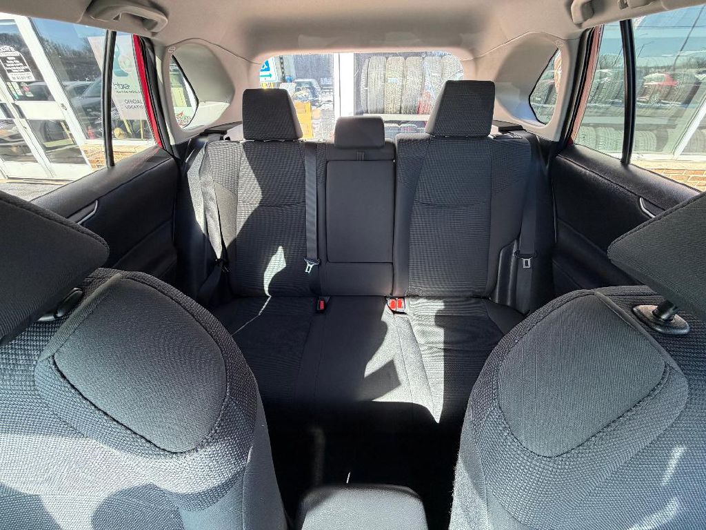 Photo 13 of this TOYOTA RAV4
