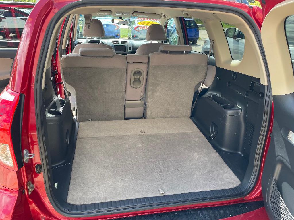 Photo 6 of this TOYOTA RAV4