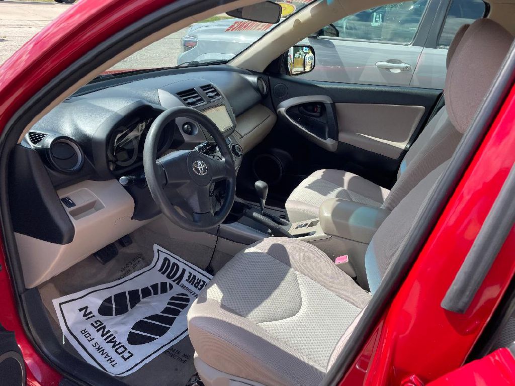 Photo 8 of this TOYOTA RAV4