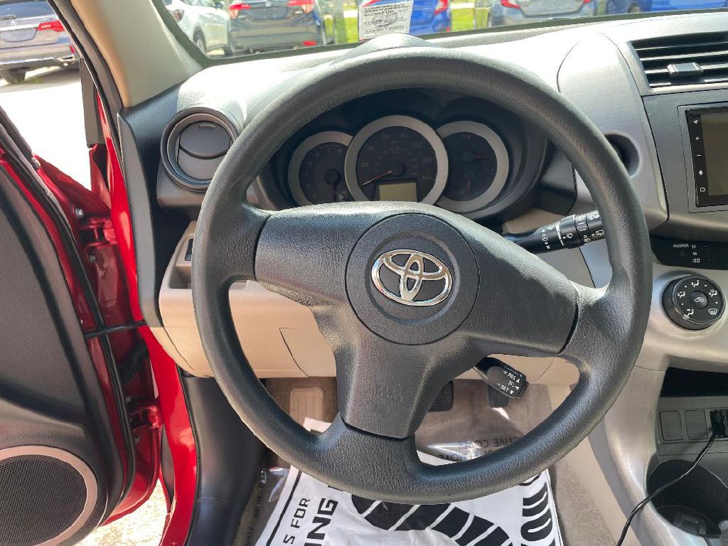 Photo 10 of this TOYOTA RAV4