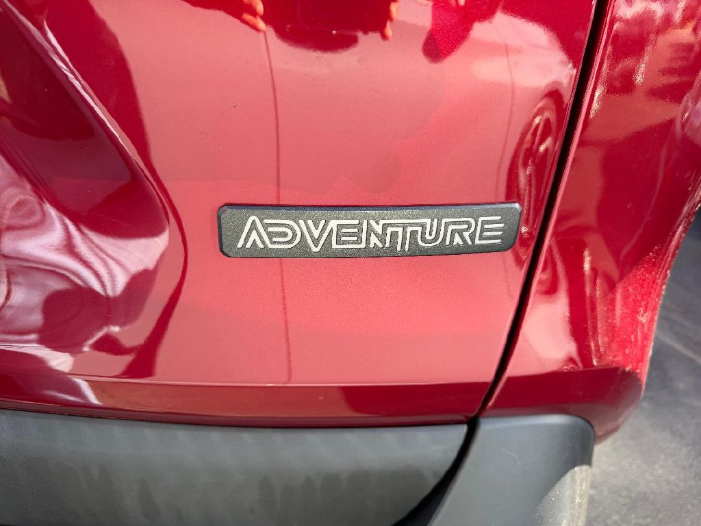 Photo 16 of this TOYOTA RAV4 ADVENTURE
