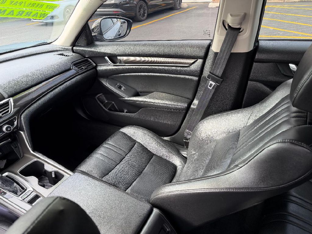 Photo 10 of this HONDA ACCORD