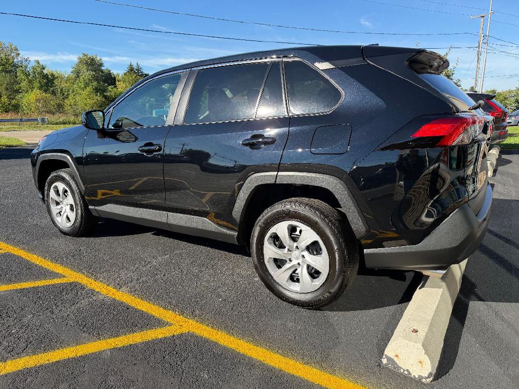 Photo 5 of this TOYOTA RAV4