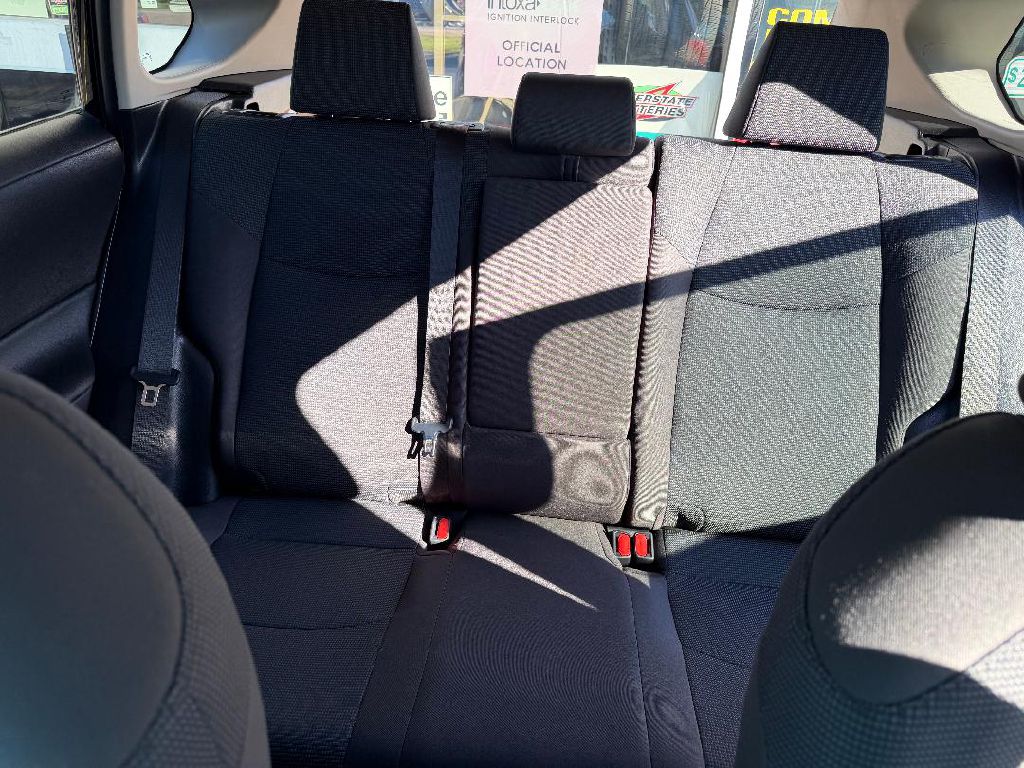 Photo 10 of this TOYOTA RAV4