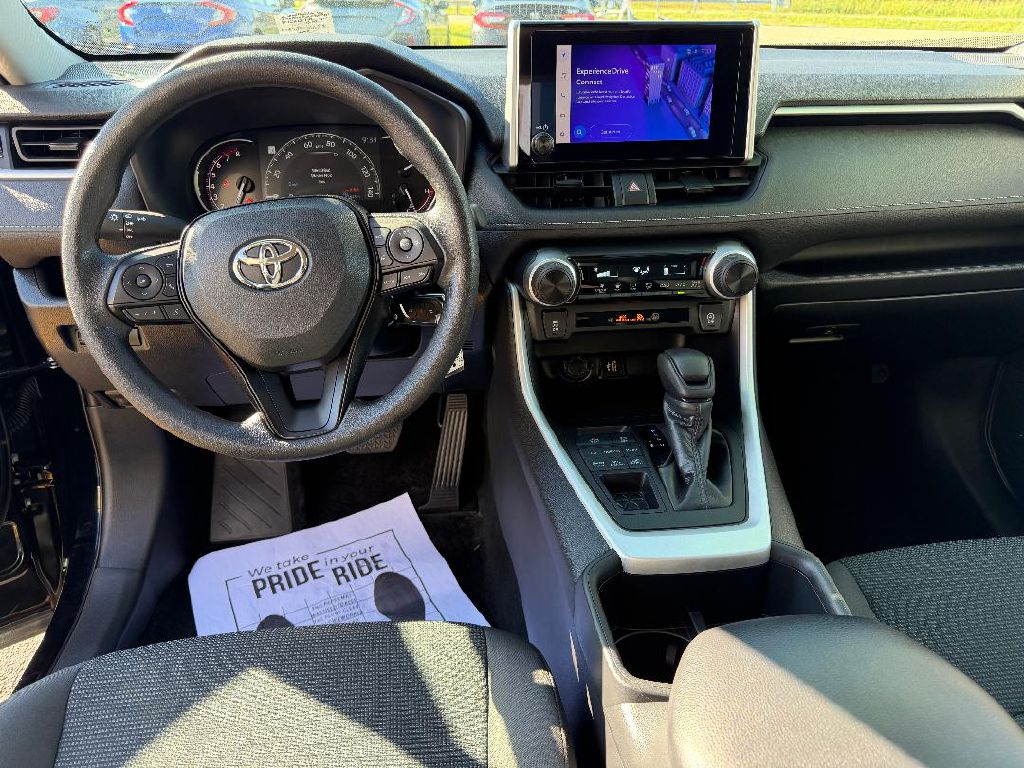 Photo 11 of this TOYOTA RAV4