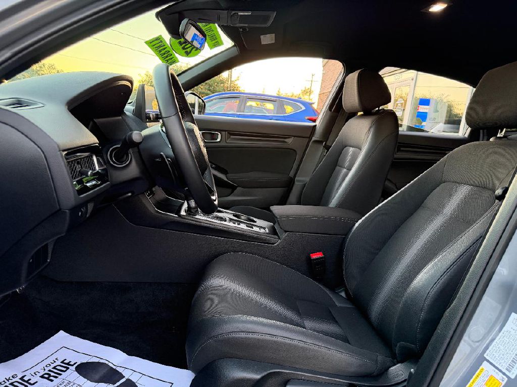 Photo 8 of this HONDA CIVIC
