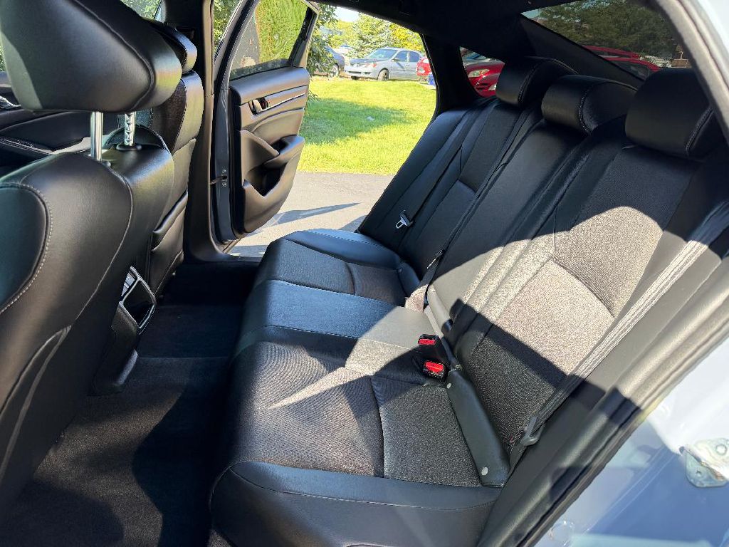 Photo 7 of this HONDA ACCORD