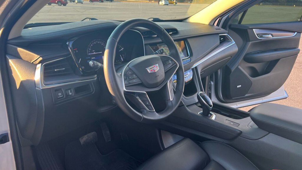 Photo 8 of this CADILLAC XT5