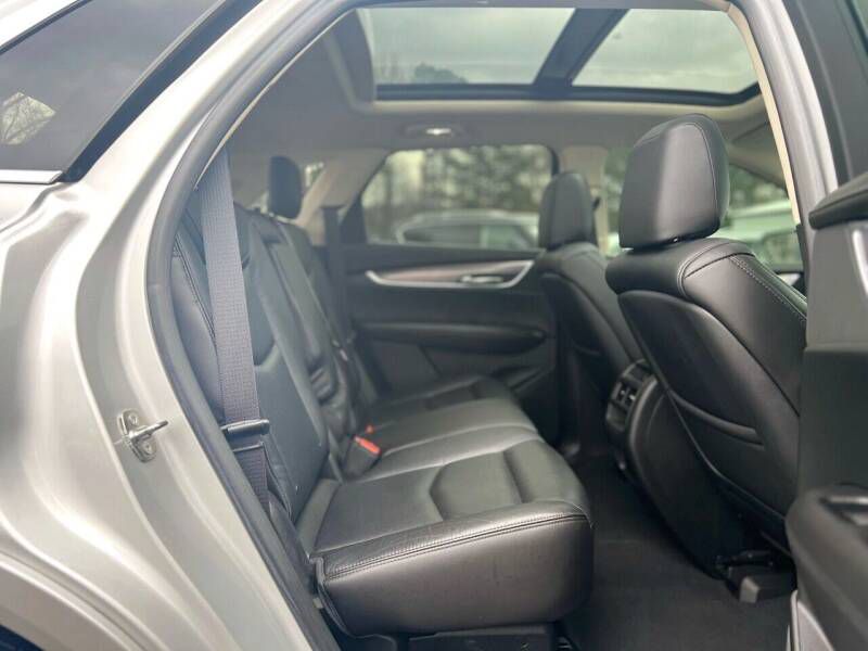 Photo 15 of this CADILLAC XT5