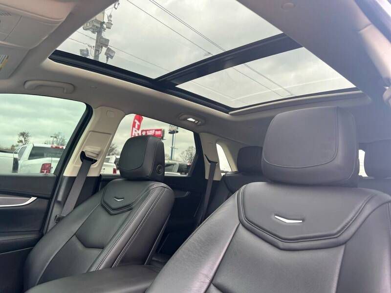 Photo 17 of this CADILLAC XT5