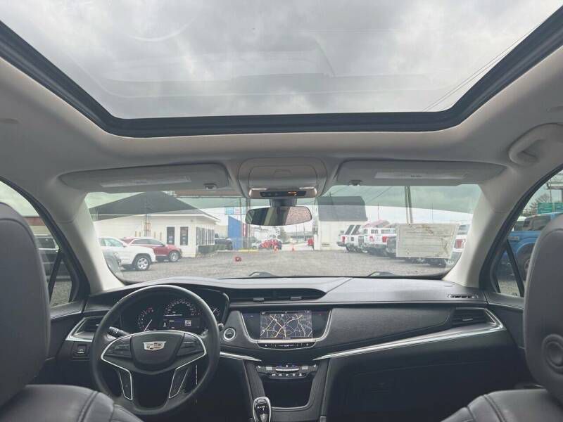 Photo 18 of this CADILLAC XT5