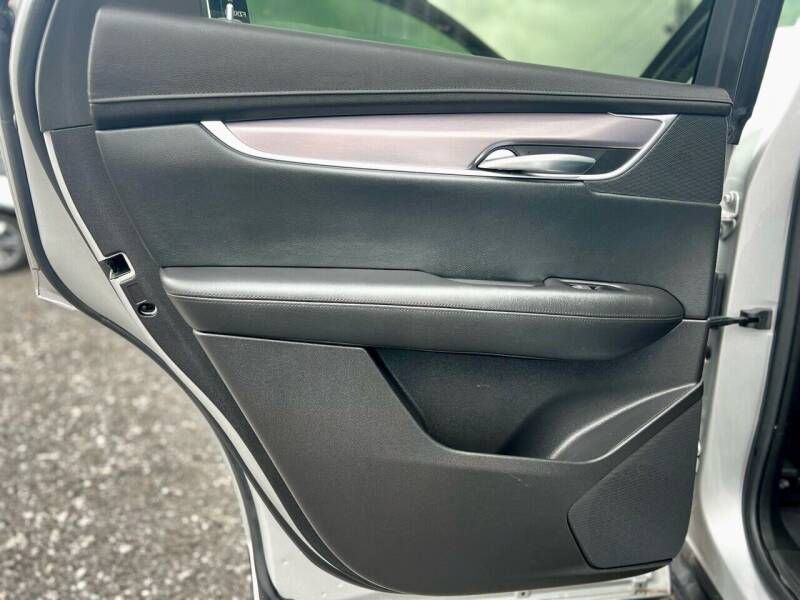 Photo 24 of this CADILLAC XT5
